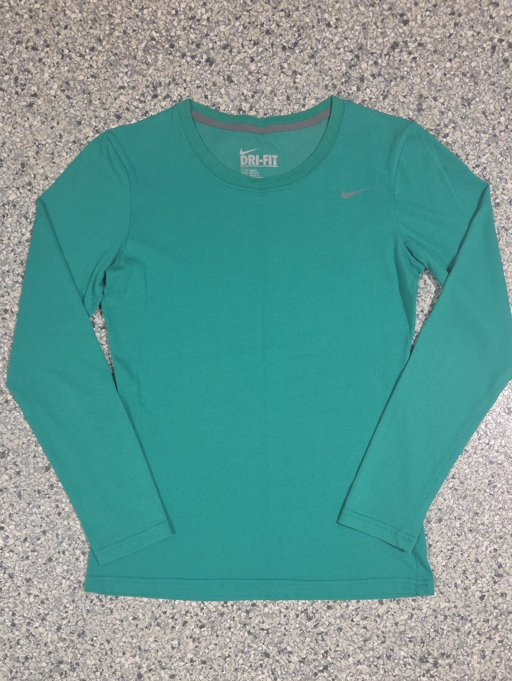 Nike Legend Dri-FIT Long Sleeve Training Tee Size Small